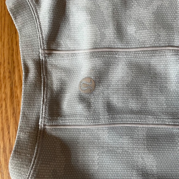 Lululemon tshirt sz. Medium (no size tag) - Picture 3 of 3